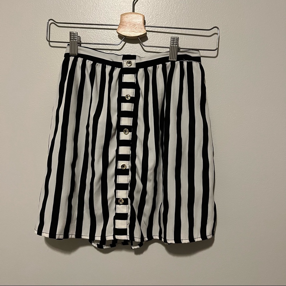 striped mini skirt